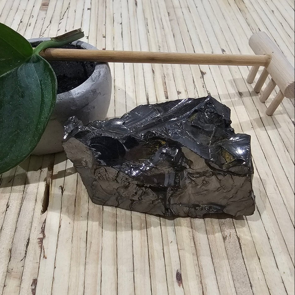 The Ultimate Shungite: Rare One-Piece Nugget - Malte Brun (New Zealand) - GroundedKiwi.nz air travelcarchunk