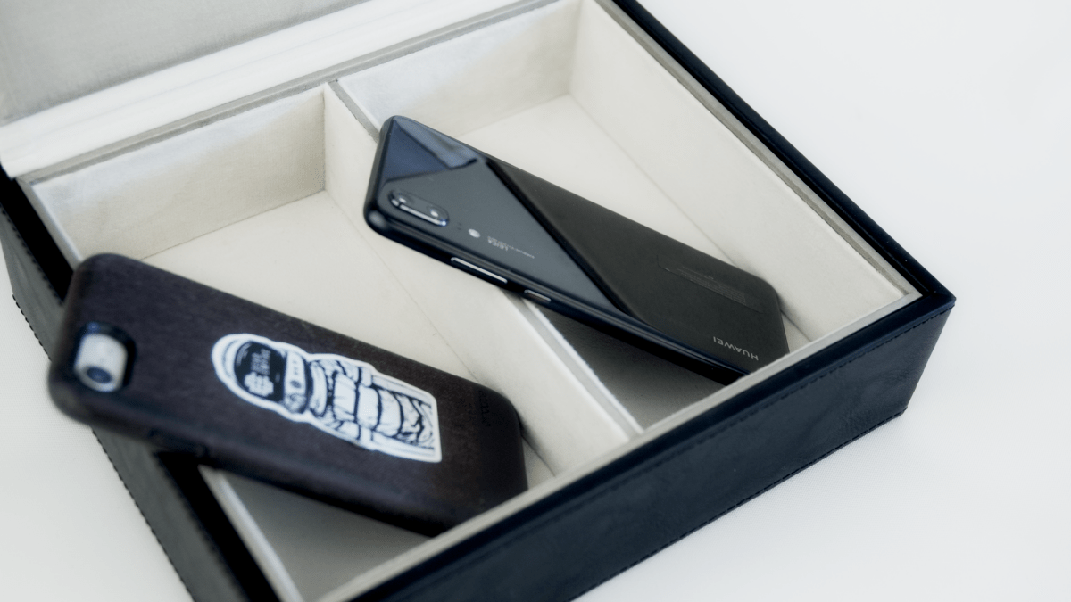 Faraday Box 'Disconnect to Reconnect' for Mobile Phones - GroundedKiwi.nzphone accessories phone accessories5gair travelanit radiation