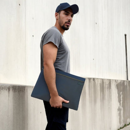 Faraday Laptop Sleeve by SCRTnz - Ultimate Protection, Privacy & Security - GroundedKiwi.nzlaptop bag laptop baganti radiationanti theftbag