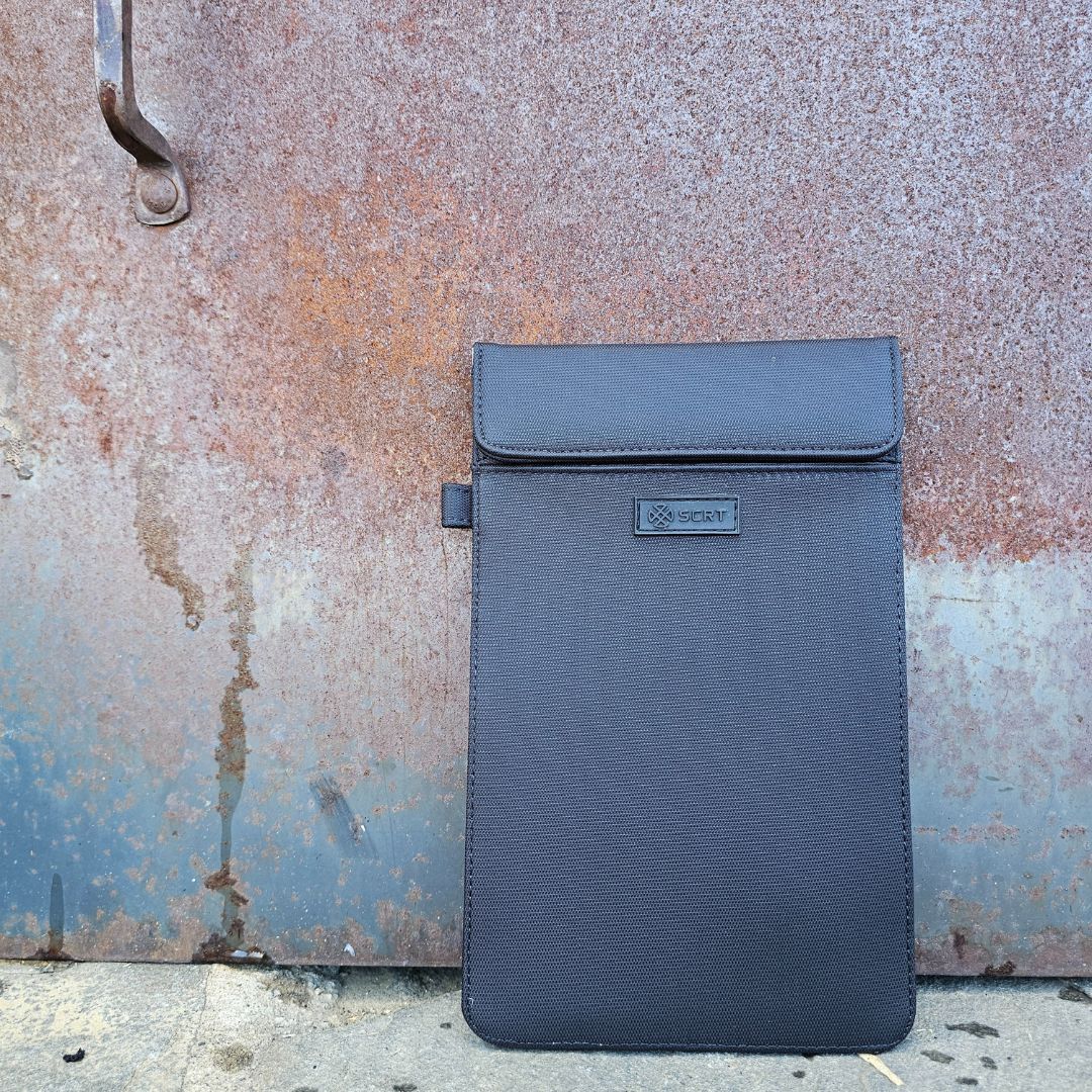Faraday Phone Pouch / Sleeve by SCRT NZ - Large 19X12.5cm - Privacy & EMF Protection - GroundedKiwi.nzphone accessories phone accessories5gair travelanit radiation