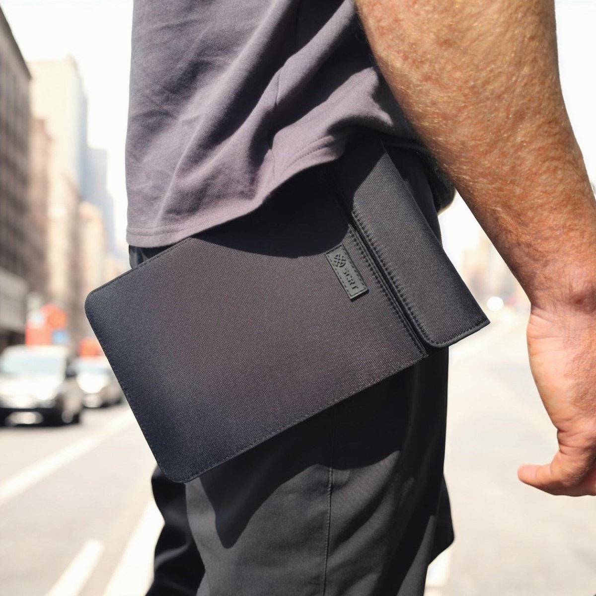 Faraday Phone Pouch / Sleeve by SCRT NZ - Large 19X12.5cm - Privacy & EMF Protection - GroundedKiwi.nzphone accessories phone accessories5gair travelanit radiation