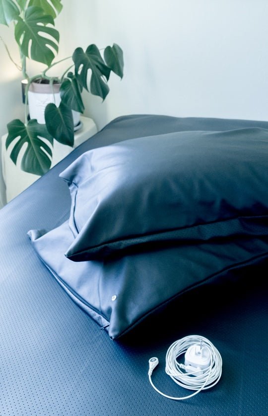 NEW! Ultimate King Earthing Mat & Two Pillow Covers Package Deal - Save $70 - GroundedKiwi.nzBedding Beddingadd onbed sheetcover