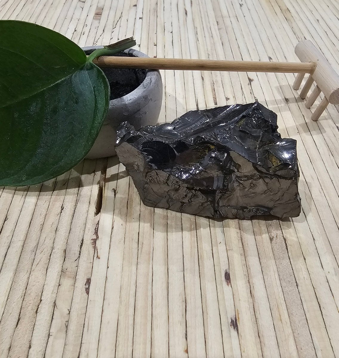 The Ultimate Shungite: Rare One-Piece Nugget - Malte Brun (New Zealand) - GroundedKiwi.nz air travelcarchunk